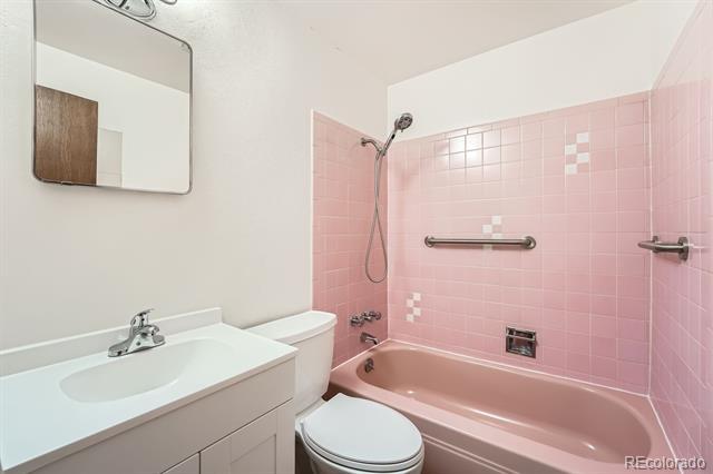 Building Photo - 944 S Potomac Ct
