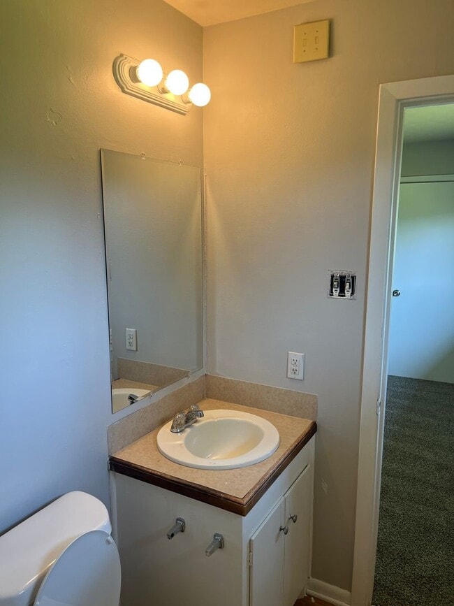 Building Photo - 4822 Greenfield Dr