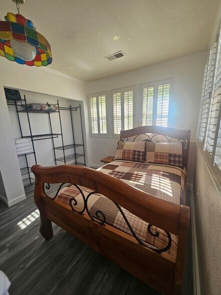 Building Photo - 12753 E Ave V 14