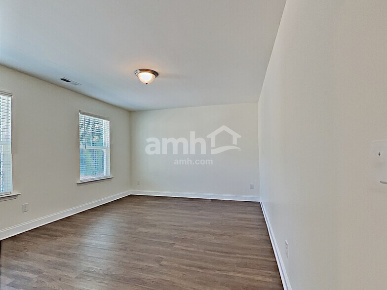 Building Photo - 146 Willowbrook Dr