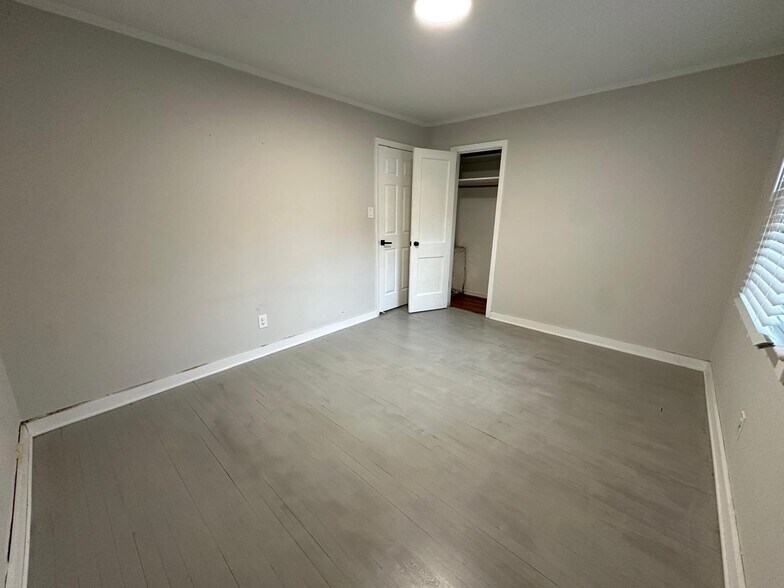 Building Photo - 1400 Richmond Pl