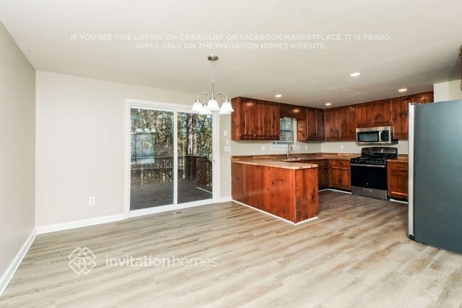 Building Photo - 6118 Pine Dale Ln