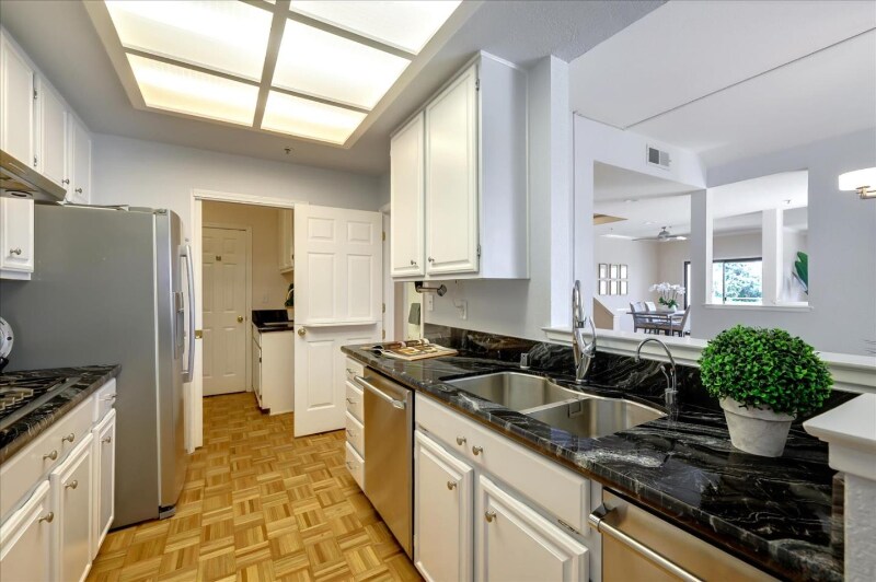 Building Photo - 430 Portofino Dr