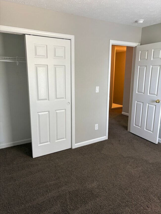 Building Photo - Charming 3-Bedroom Home in Fountain Square – Prime Location Near I-65!