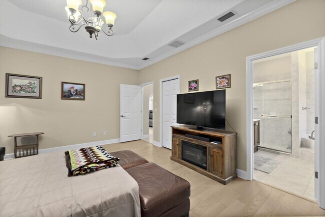 Building Photo - 7 Edgemont Pl