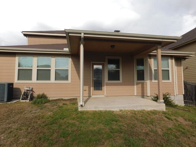 Building Photo - Beautiful 4 bed 2.5 bath located in Cibolo...