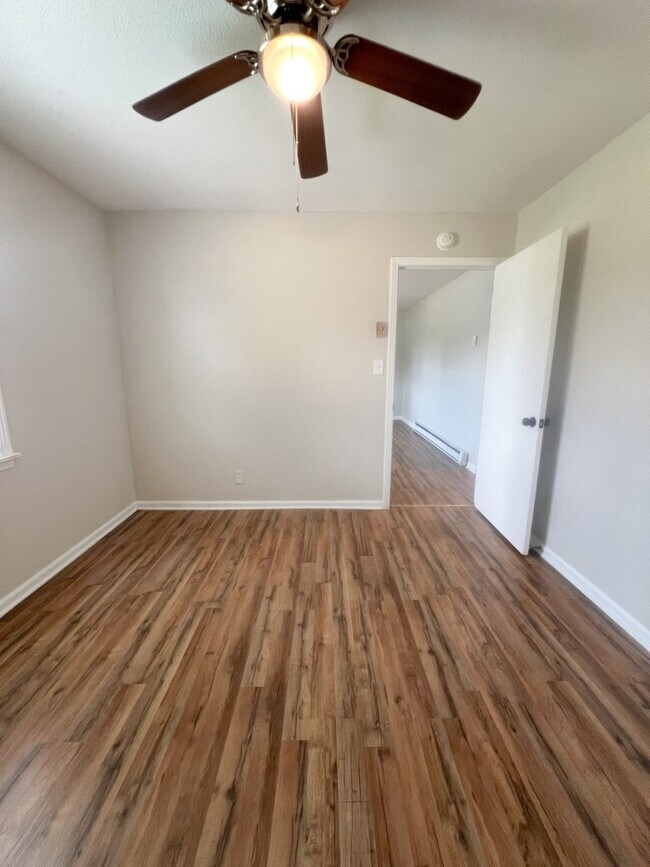 Building Photo - 109 Tandy Dr