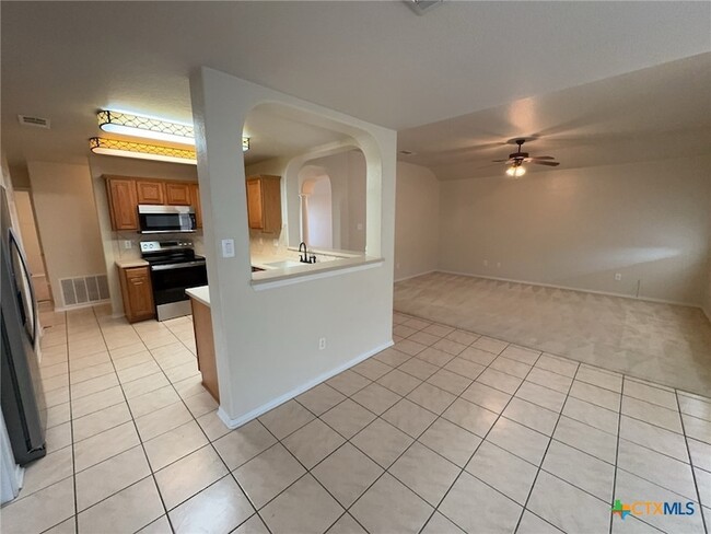 Building Photo - 5302 Jitterbug Ct
