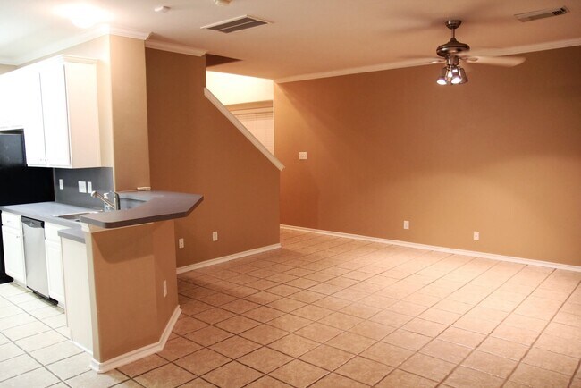 Building Photo - 142 N Camellia Grove Cir