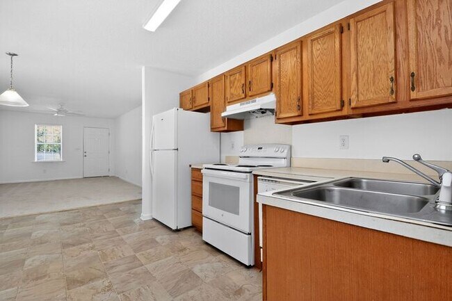 Building Photo - Well-Maintained 2BD/1BA Duplex in Concord, NC!