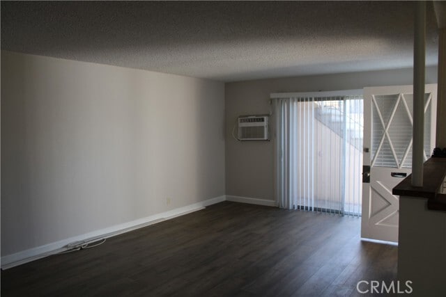 Building Photo - 1342 W Valencia Dr
