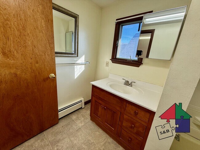 Building Photo - 63 Brook St