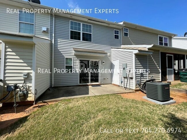 Building Photo - 11026 Derryrush Ave