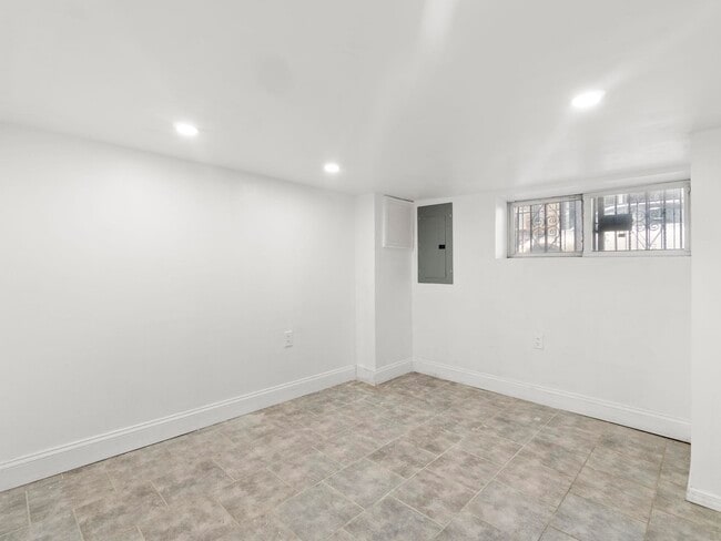 Building Photo - 151 Stevens Ave