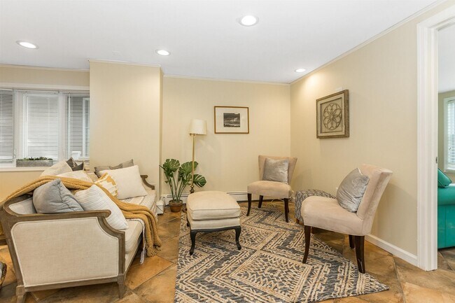 Building Photo - 102 Broughton Ave