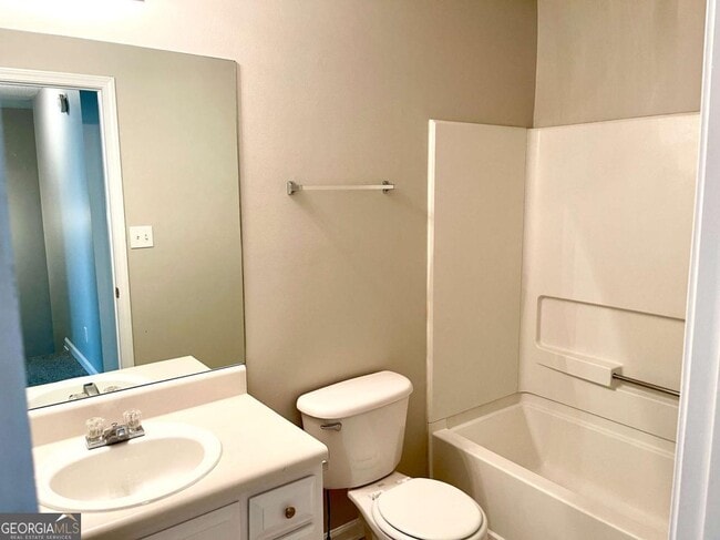 Building Photo - 6688 Sunset Hills Blvd