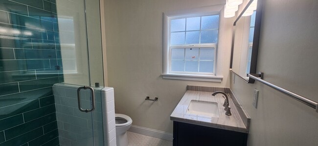 Building Photo - East Sac Charmer