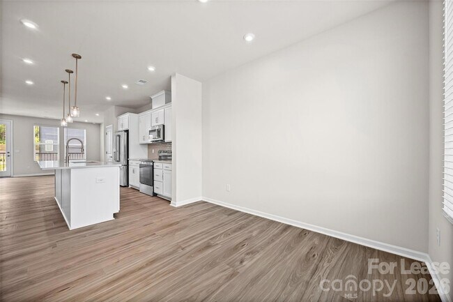 Building Photo - 5640 Kingspan Dr
