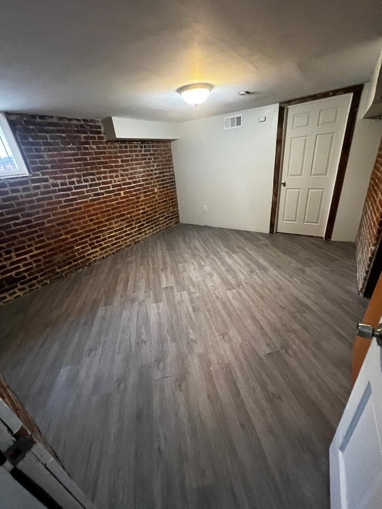 Building Photo - 1120 E 12th Ave