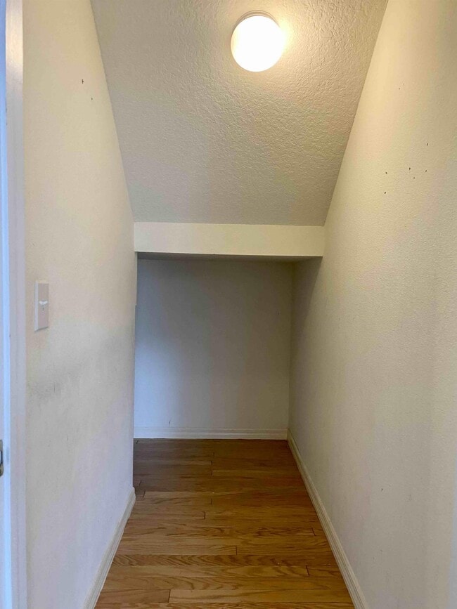 Building Photo - 10503 Chilmark Way