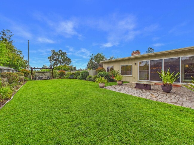 Building Photo - Immaculate Menlo Park house for rent now! $9,100