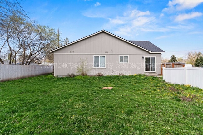 Building Photo - 14420 E Heroy Ln