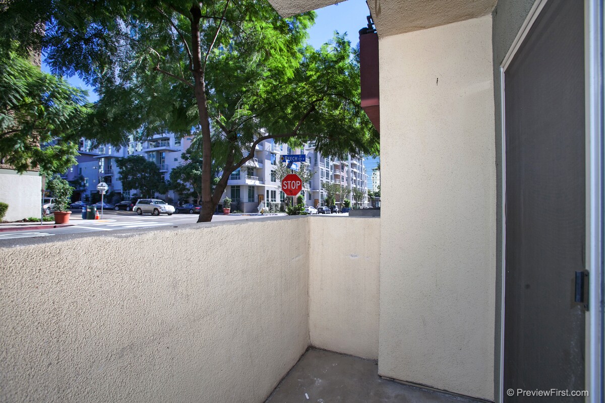 Building Photo - 1501 India St