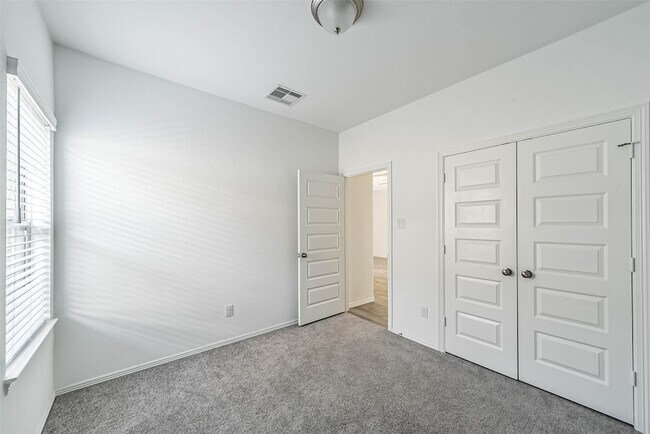Building Photo - 5626 Tabula Rasa Dr