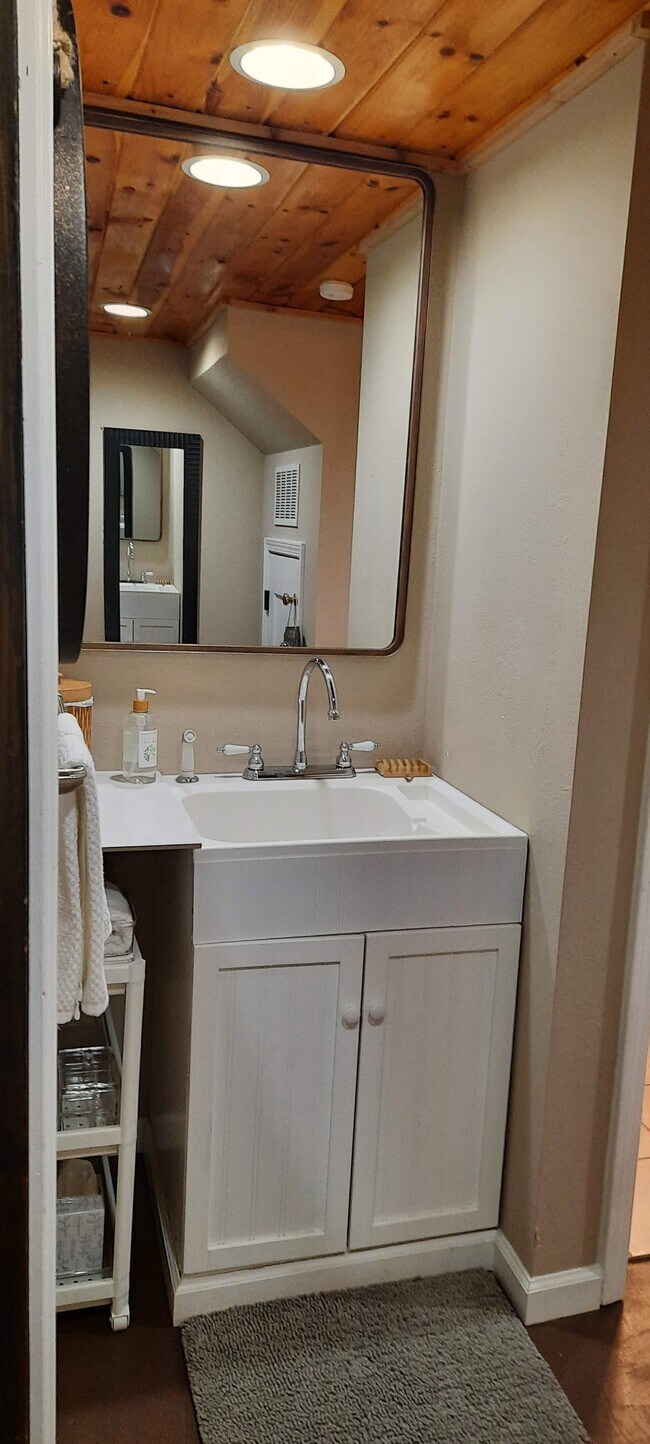 Building Photo - 487 Kentucky Ave