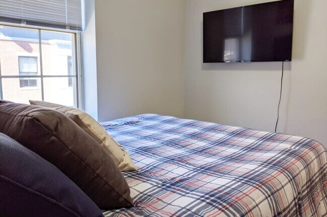 Building Photo - 248 Market St