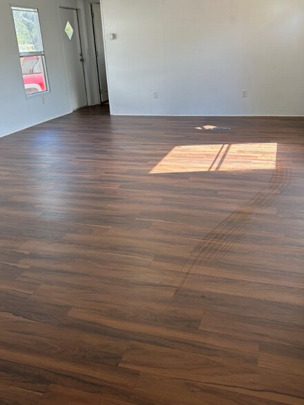 Building Photo - 10205 Teagarden Rd