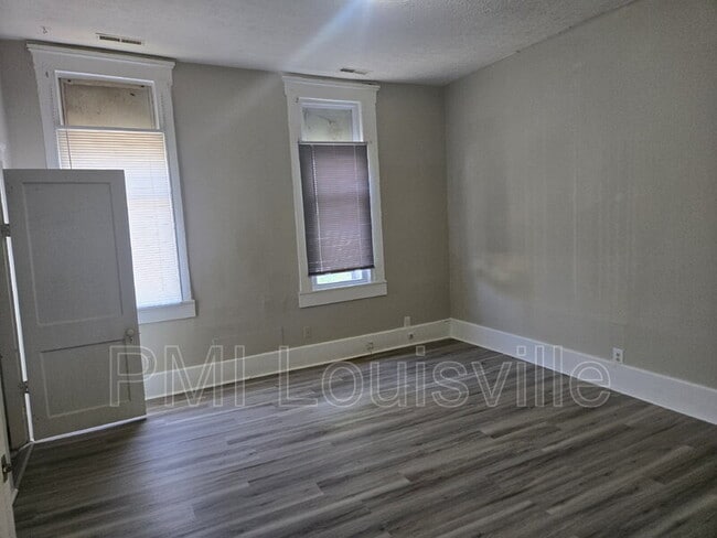 Building Photo - 451 N 25th St