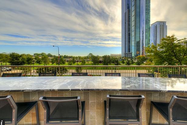 Building Photo - 1134 S Michigan Ave