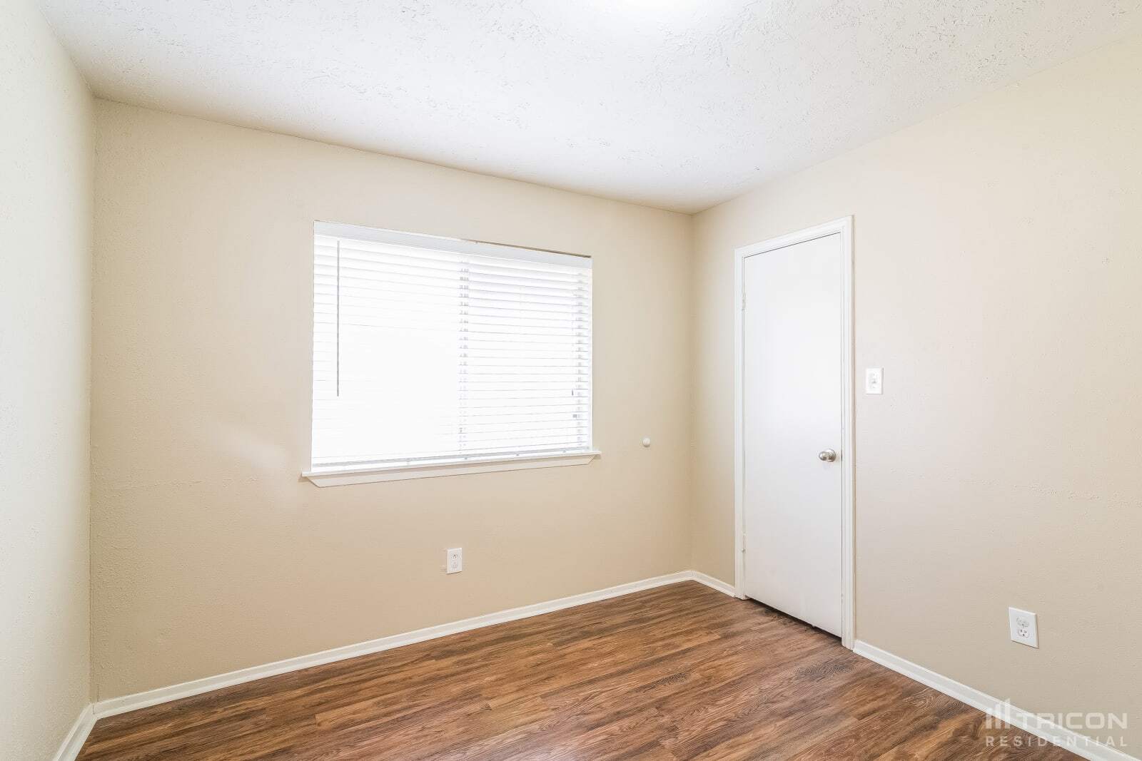 Building Photo - 2602 Carson Dr