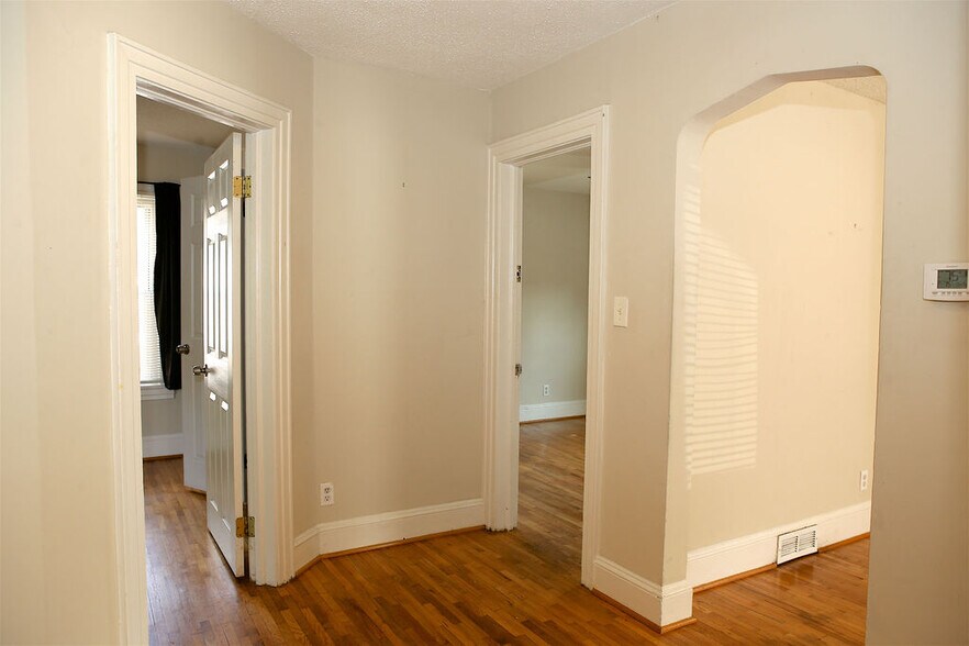 Building Photo - 2214 Walker Ave