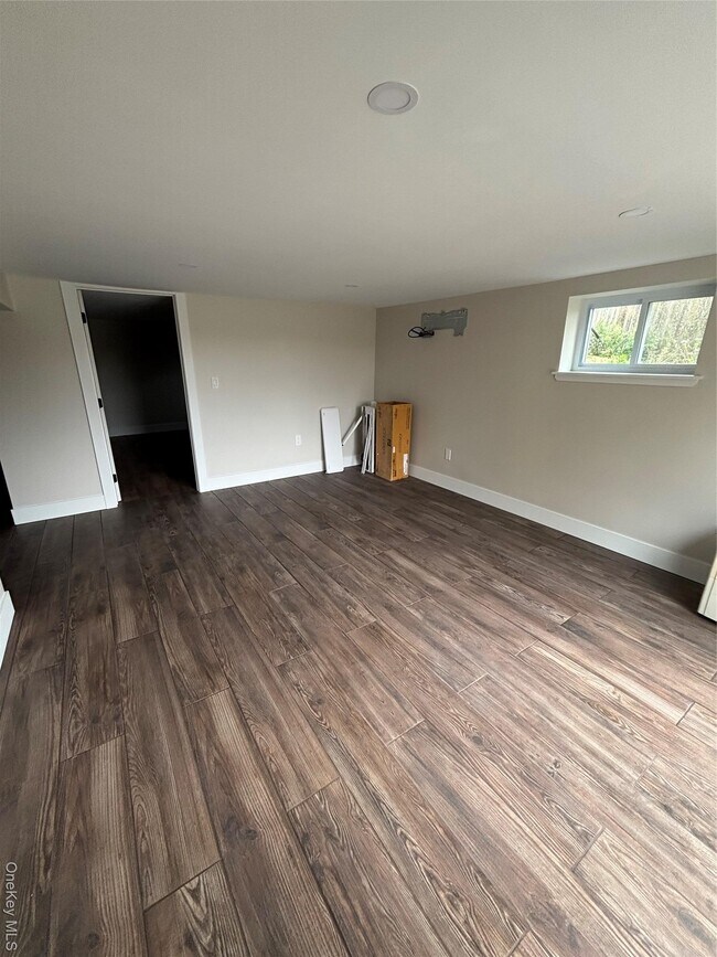 Building Photo - 75 Verbank Rd