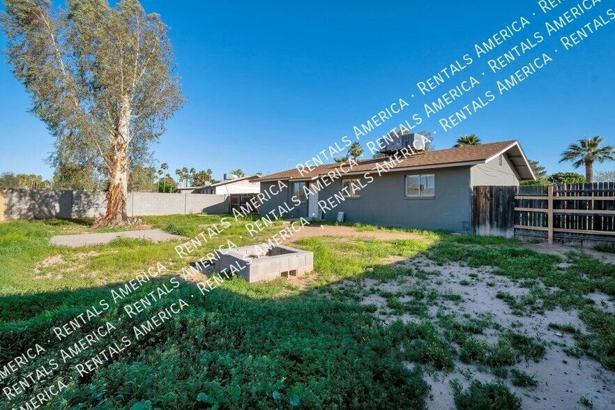 Building Photo - 2074 W Butler Dr