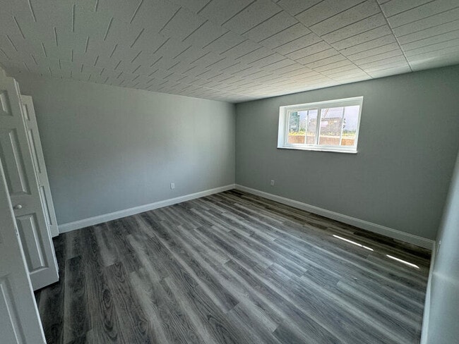Building Photo - 908 Erdner Ave