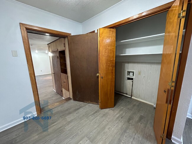 Building Photo - 2808 W Main St