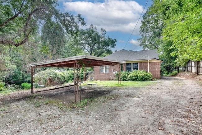 Building Photo - 1424 Emory Rd NE
