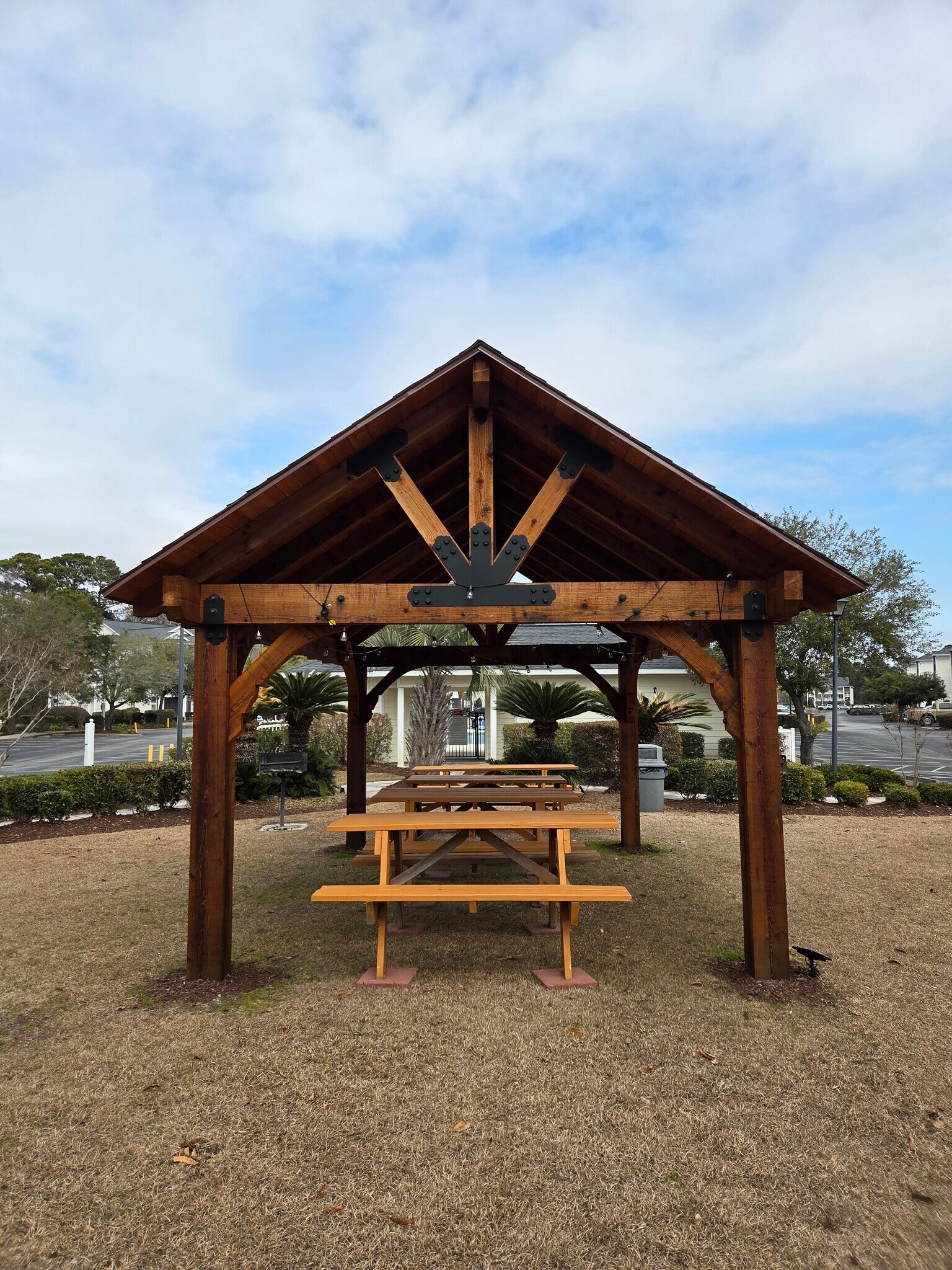 Building Photo - 1258 River Oaks Dr