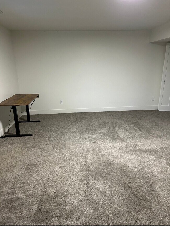 Building Photo - 2701 Sky View Dr