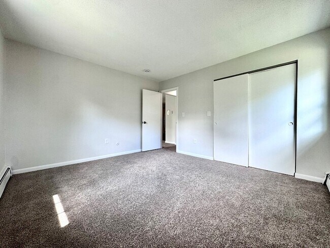 Building Photo - 128 North St