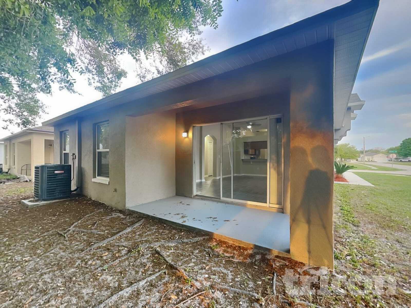 Building Photo - 11759 Lynmoor Dr