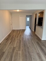 Building Photo - 514 Spruce Dr