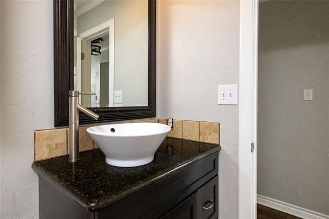 Building Photo - 134 Lakeshore Dr