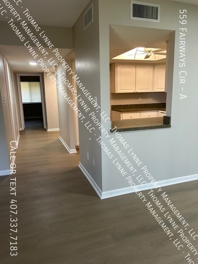 Building Photo - 559 Fairways Cir