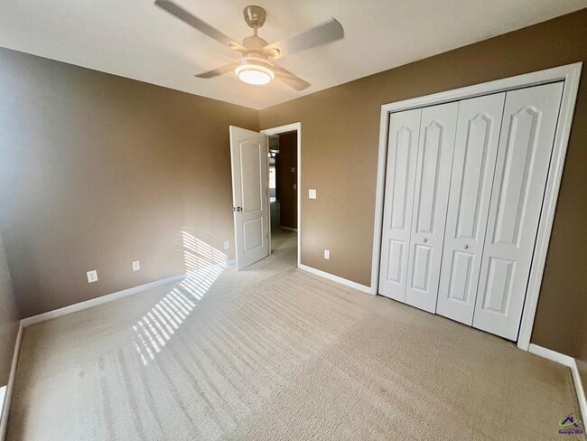 Building Photo - 404 Beechwood Dr