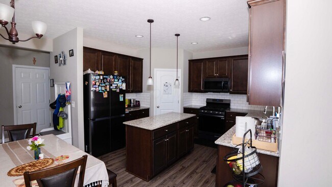 Building Photo - 7320 Blackwell Dr