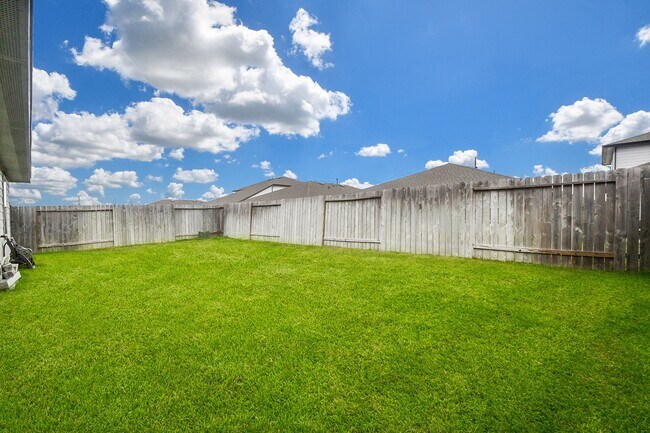 Building Photo - 7723 Golden Rubia Ln